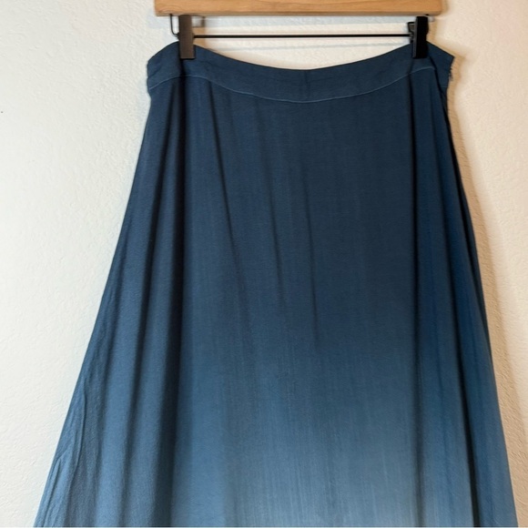 LaVi Blue White Ombre Handkerchief Midi Skirt Size Medium - Picture 2 of 11